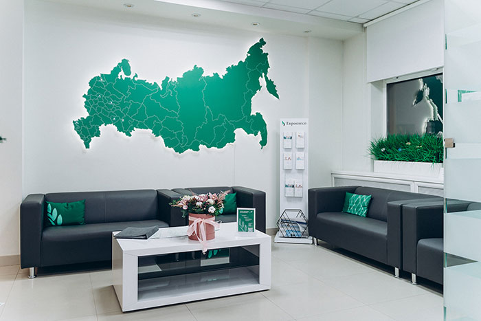 Светлая и комфортабельная зона ожидания